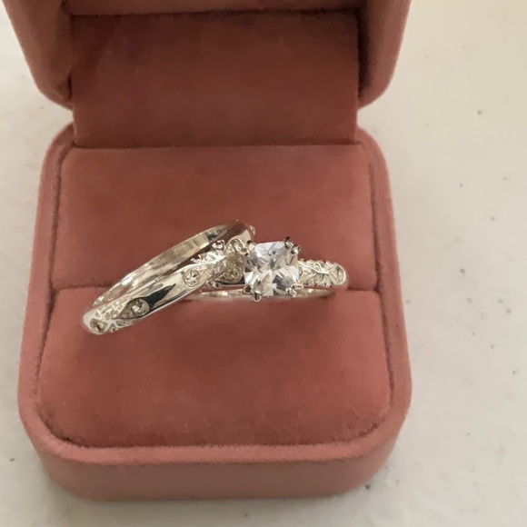 Jewelry - Silvertone Faux Wedding Set